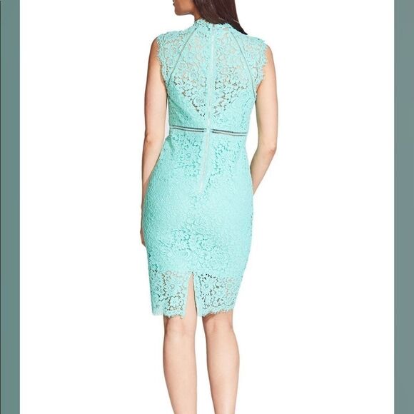 Bardot LACE PANEL DRESS IN MINT size 12 - Picture 3 of 7